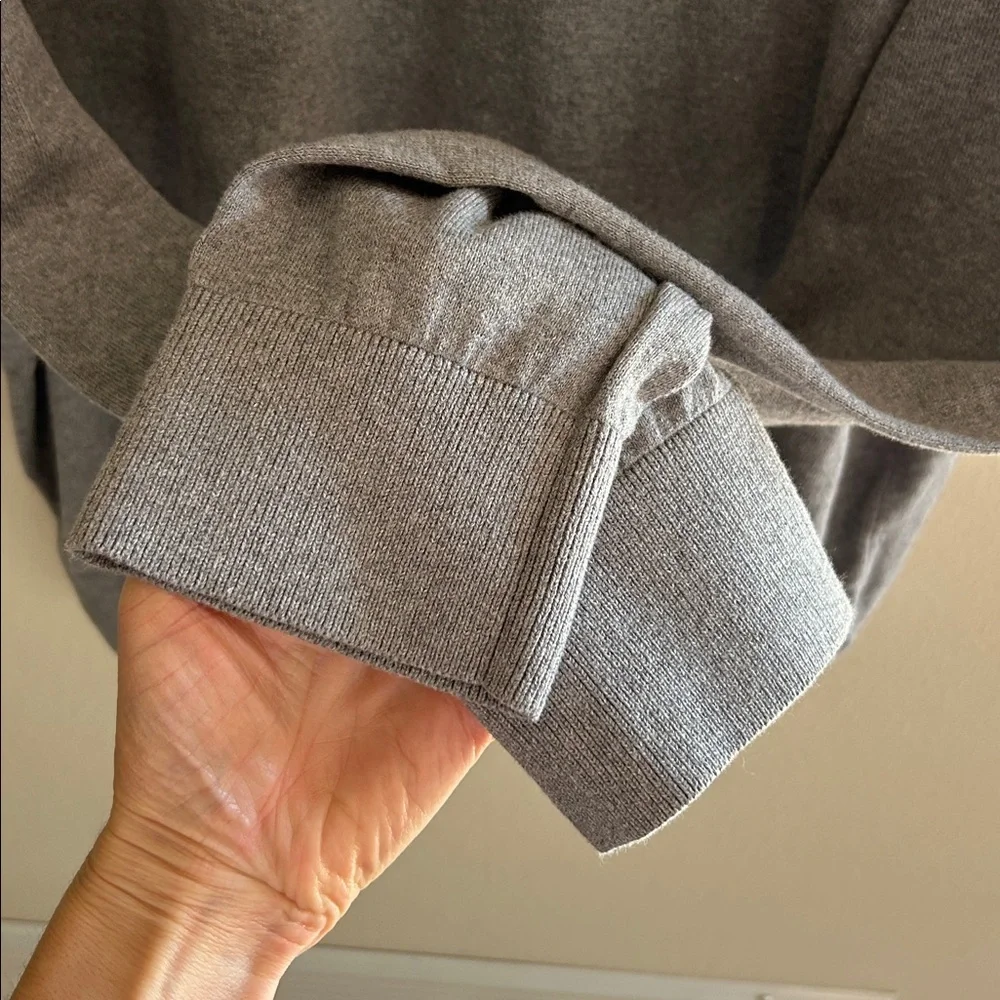 Gap gray 100% cotton V-neck sweater, classic extra large unisex preppy casual​